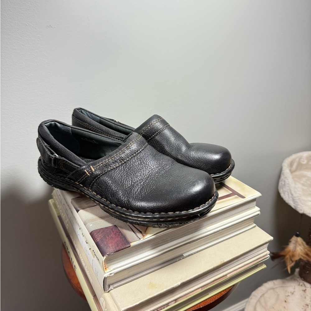 Born Women’s Size 10 Black Leather Slip-On Shoes - Picture 2 of 15